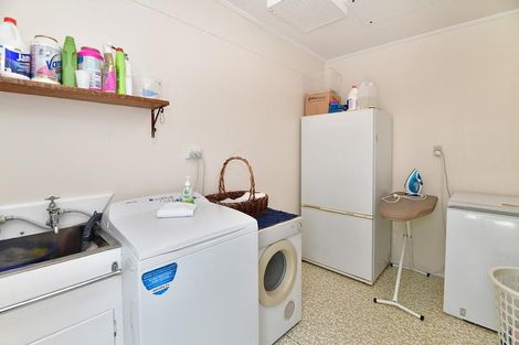 Photo of property in 1/165 Deep Creek Road, Torbay, Auckland, 0630