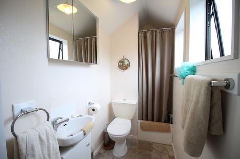 Photo of property in 11 Craig Place, Bridge Hill, Alexandra, 9320