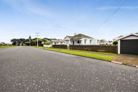 Photo of property in 6 Lincoln Street, Patea, 4520