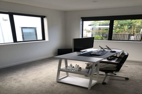 Photo of property in 15 Pohewa Road, Silverdale, 0932