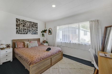 Photo of property in 15 Camellia Avenue, Bell Block, New Plymouth, 4312