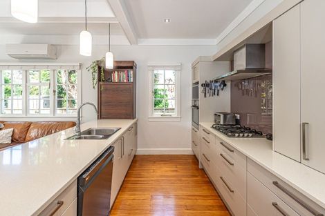 Photo of property in 9 Selwyn Crescent, College Estate, Whanganui, 4500