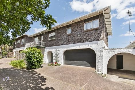 Photo of property in 2/23 Beach Road, Castor Bay, Auckland, 0620