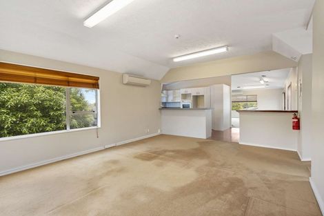 Photo of property in 222 Memorial Avenue, Burnside, Christchurch, 8053