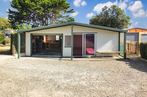 Photo of property in 10 Hennessy Street West, Foxton Beach, Foxton, 4815