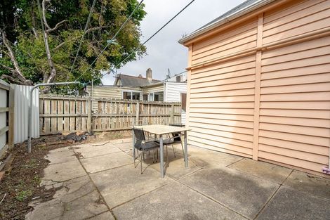 Photo of property in 33 Clyde Street, North Dunedin, Dunedin, 9016