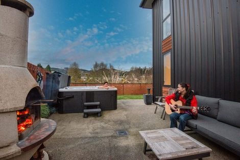 Photo of property in 25 Grandvista Drive, Green Island, Dunedin, 9018