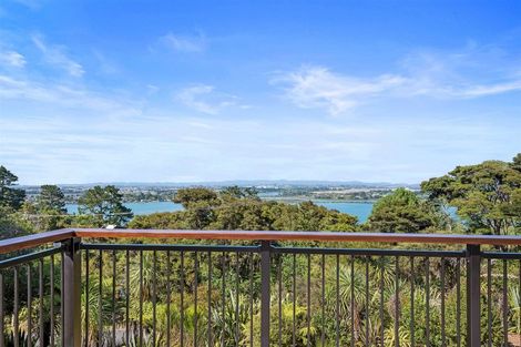 Photo of property in 5 Ngarahana Avenue, Paremoremo, Auckland, 0632