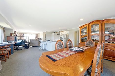 Photo of property in 66 Shillingford Boulevard, Rolleston, 7615