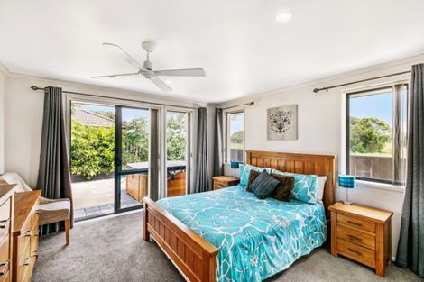 Photo of property in 10 Carrington Drive, Papamoa Beach, Papamoa, 3118