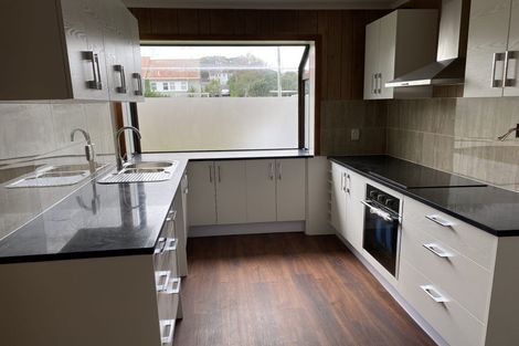 Photo of property in 11 Gifford Avenue, Wesley, Auckland, 1041