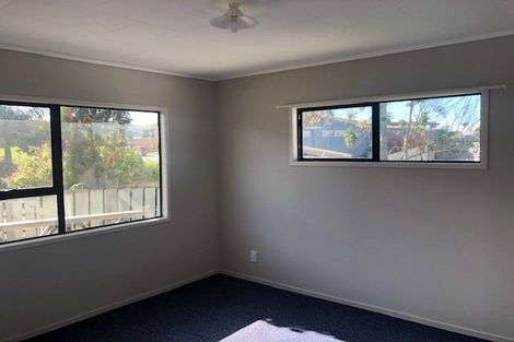 Photo of property in 15a Secretariat Place, Randwick Park, Auckland, 2105