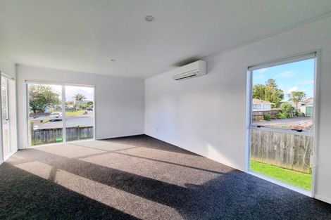 Photo of property in 31 Edwin Freeman Place, Ranui, Auckland, 0612