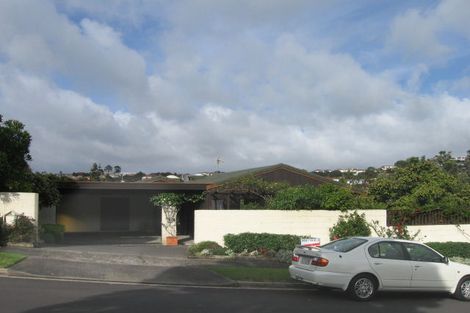 Photo of property in 10 Langstone Place, Chatswood, Auckland, 0626