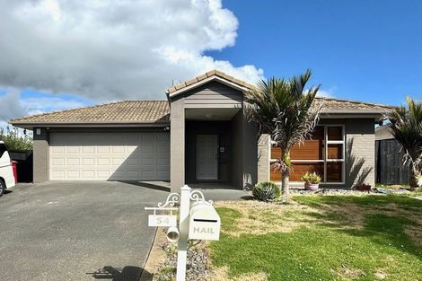 Photo of property in 54 Stranraer Crescent, Wattle Downs, Auckland, 2103