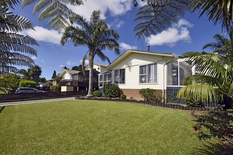 Photo of property in 25 Allington Road, Massey, Auckland, 0614