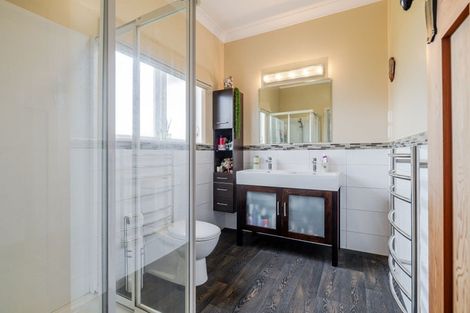Photo of property in 53 Russell Street, Palmerston North, 4414