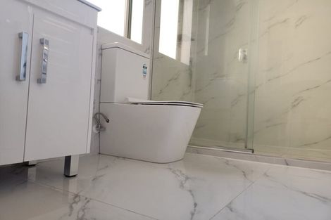 Photo of property in 21 Oaktree Avenue, Browns Bay, Auckland, 0630