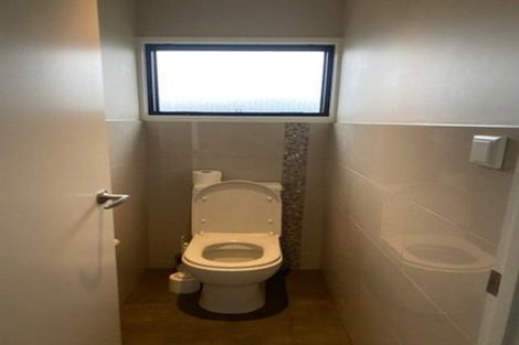 Photo of property in 38 Gosford Drive, Botany Downs, Auckland, 2010