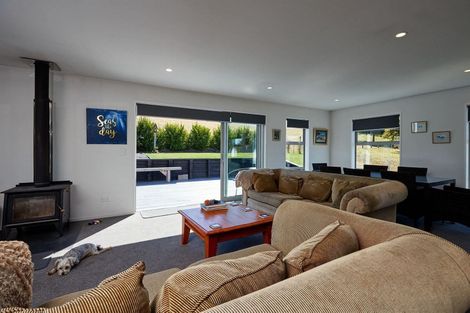 Photo of property in 16 Swyncombe Place, Kaikoura Flat, Kaikoura, 7371