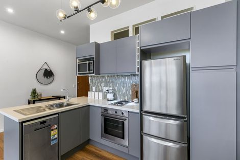 Photo of property in Metro Apartments, 5/220 Thorndon Quay, Pipitea, Wellington, 6011