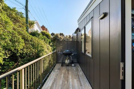 Photo of property in 1/18 Oriental Terrace, Oriental Bay, Wellington, 6011