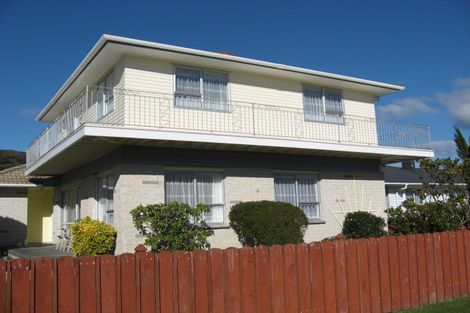 Photo of property in 18 Matthews Road, Wainuiomata, Lower Hutt, 5014