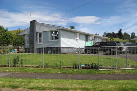Photo of property in 22 Koru Street, Mangere Bridge, Auckland, 2022