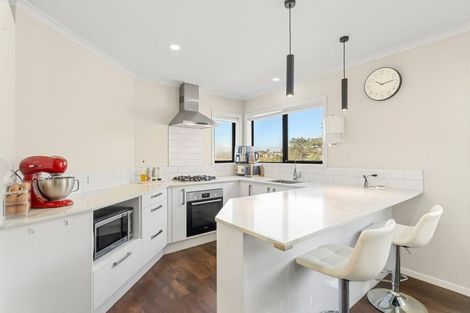 Photo of property in 77 Erlestoke Crescent, Churton Park, Wellington, 6037