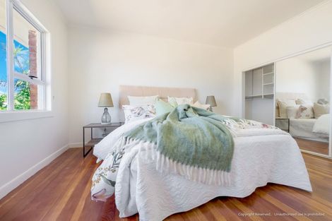 Photo of property in 2/322 East Coast Road, Sunnynook, Auckland, 0632