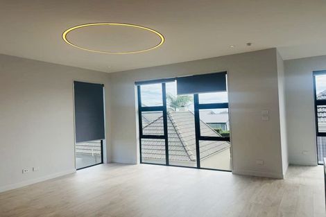 Photo of property in 33 Kotuitui Drive, Wainui, Silverdale, 0992
