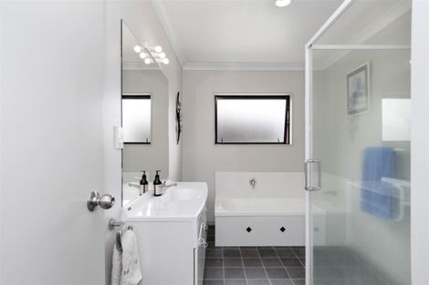 Photo of property in 4 Kanuka Place, Pyes Pa, Tauranga, 3112