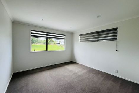 Photo of property in 15 Aronia Way, Goodwood Heights, Auckland, 2105