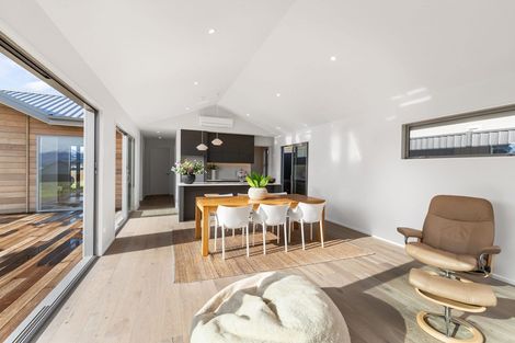 Photo of property in 8 The Heights Avenue, Wanaka, 9305