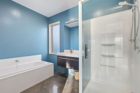 Photo of property in 23 Sapphire Spring Rise, Wanaka, 9305