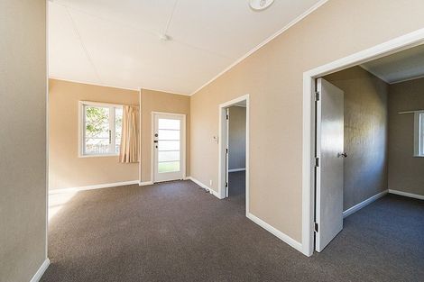 Photo of property in 15 Ihle Street, Terrace End, Palmerston North, 4410