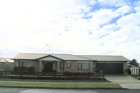 Photo of property in 32 Catalina Drive, Melville, Hamilton, 3206