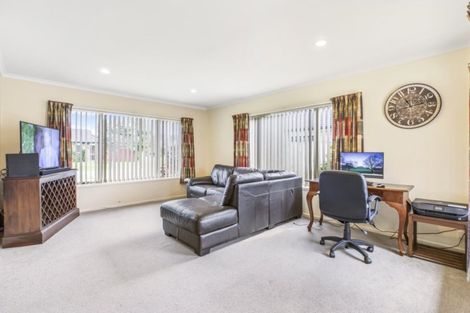 Photo of property in 11 Grabella Place, Papamoa Beach, Papamoa, 3118