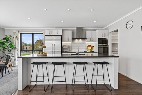 Photo of property in 3 Redwood Lane, Martinborough, 5711