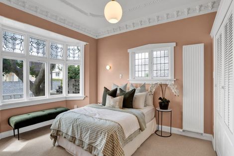 Photo of property in 19 Baring Terrace, Strandon, New Plymouth, 4312