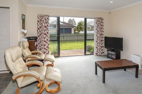 Photo of property in 4 Emmerdale Avenue, Papakura, 2110
