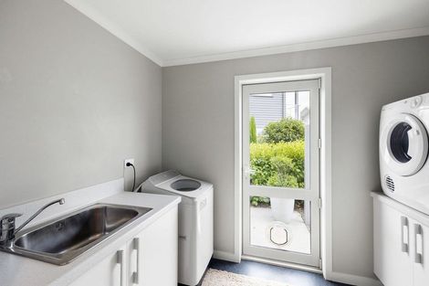 Photo of property in 46 Plescher Crescent, Leamington, Cambridge, 3432