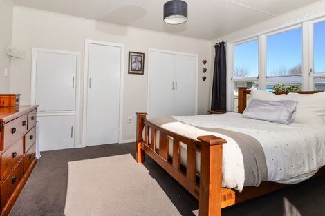 Photo of property in 6 Hume Place, Fairfield, Hamilton, 3214