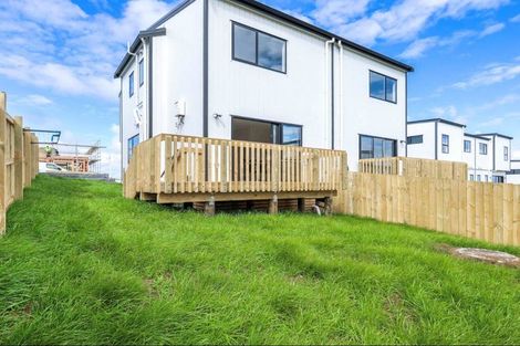 Photo of property in 37a Crestview Rise, Papakura, 2110