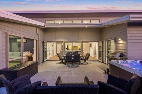 Photo of property in 14 Renner Place, Pyes Pa, Tauranga, 3112