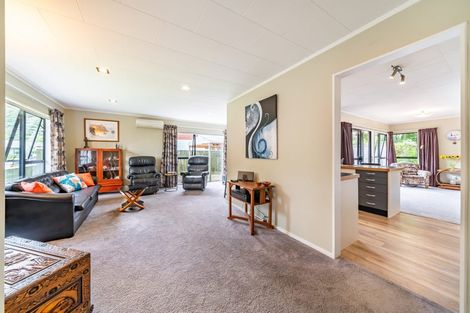 Photo of property in 30 Delaware Grove, Totara Park, Upper Hutt, 5018