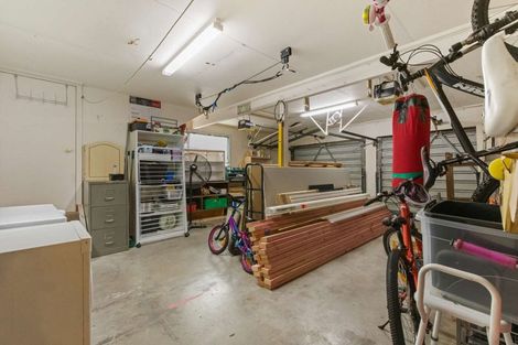 Photo of property in 3 Libra Place, Kawaha Point, Rotorua, 3010