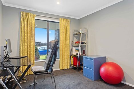 Photo of property in 6 Benjes Place, Woodend, 7610