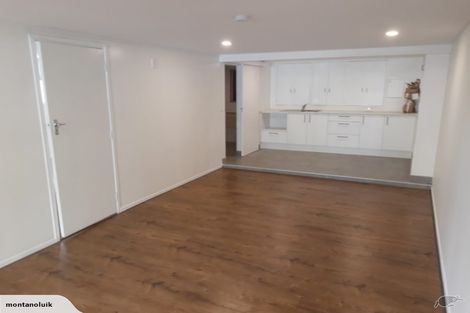 Photo of property in 92 Sylvia Road, Hillcrest, Auckland, 0627