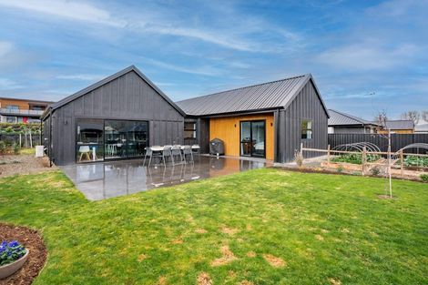 Photo of property in 44 Stratford Drive, Mount Pisa, Cromwell, 9383